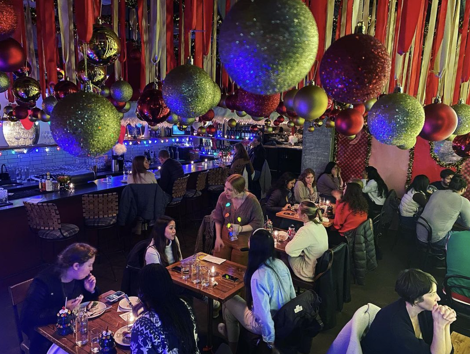 SANTA'S DETOUR — PURPLE CAFÉ & WINE BAR